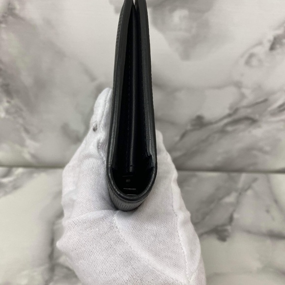 Louis Vuitton Wallet - Picture 6 of 14